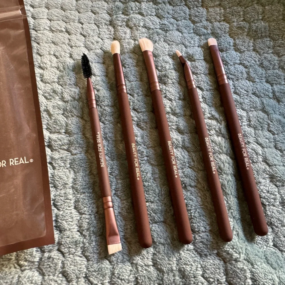 BEAUTY FOR REAL essential pro brush set